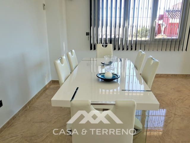 3 slaapkamer Villa te koop in Torre del Mar, Vélez-Málaga met zwembad garage - € 796.000 (Ref: 6627950)