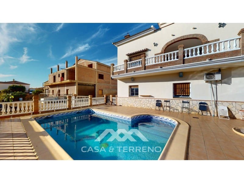 6 sypialnia Willa na sprzedaż w Alcaucin z basenem garażem - 674 500 € (Ref: 6817970)