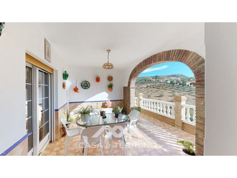 6 sypialnia Willa na sprzedaż w Alcaucin z basenem garażem - 674 500 € (Ref: 6817970)