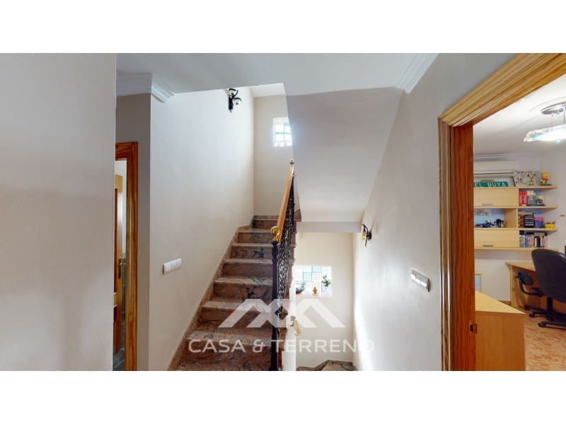 6 sypialnia Willa na sprzedaż w Alcaucin z basenem garażem - 674 500 € (Ref: 6817970)