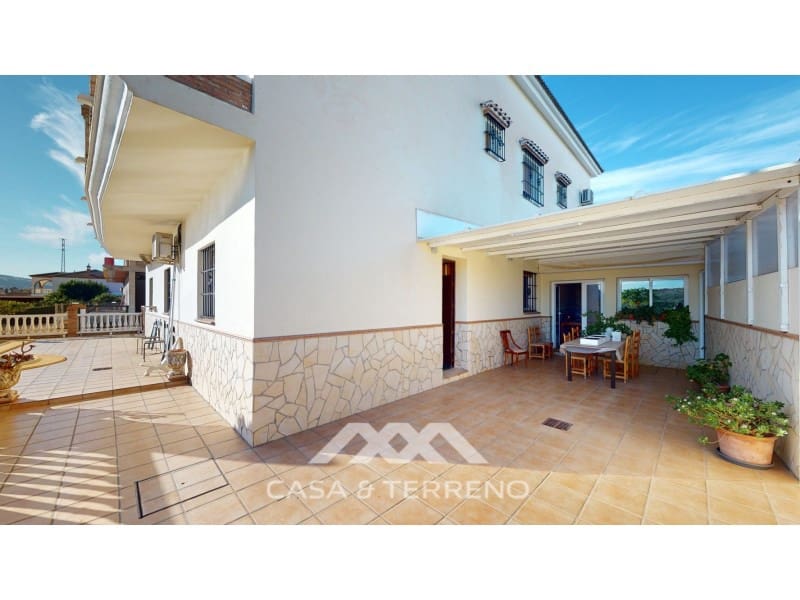 6 sypialnia Willa na sprzedaż w Alcaucin z basenem garażem - 674 500 € (Ref: 6817970)