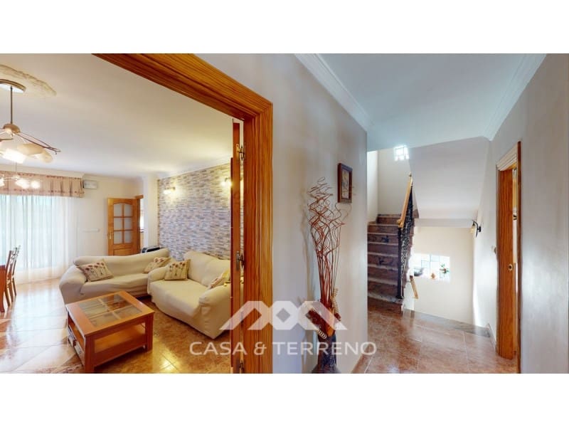 6 sypialnia Willa na sprzedaż w Alcaucin z basenem garażem - 674 500 € (Ref: 6817970)