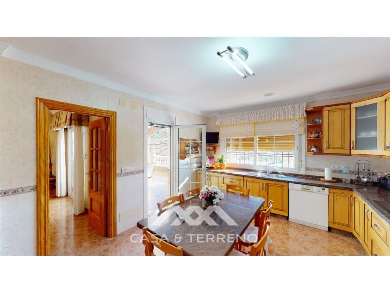 6 sypialnia Willa na sprzedaż w Alcaucin z basenem garażem - 674 500 € (Ref: 6817970)