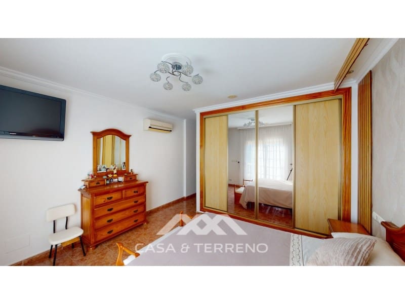 6 sypialnia Willa na sprzedaż w Alcaucin z basenem garażem - 674 500 € (Ref: 6817970)