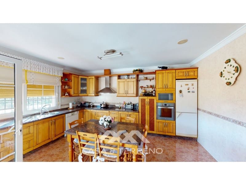 6 sypialnia Willa na sprzedaż w Alcaucin z basenem garażem - 674 500 € (Ref: 6817970)