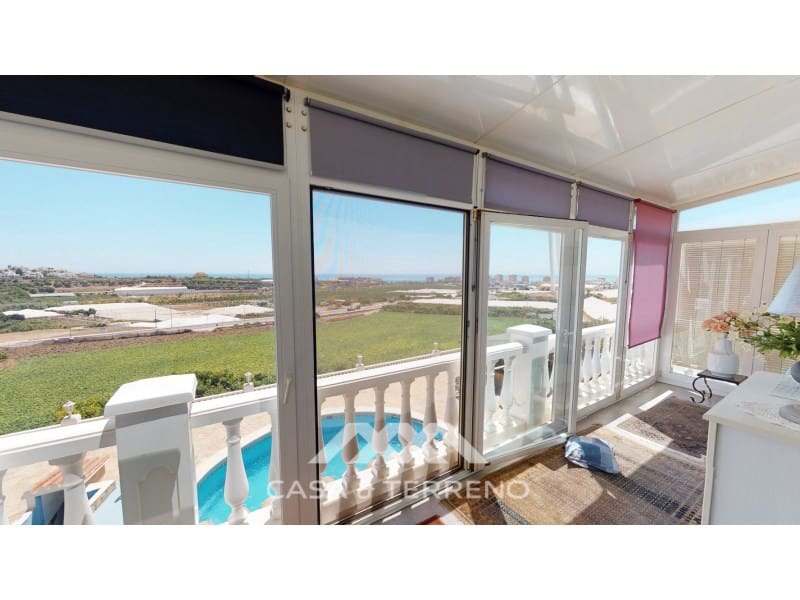 3 makuuhuone Huvila myytävänä paikassa Torrox-Costa mukana uima-altaan - 548 000 € (Ref: 7033774)