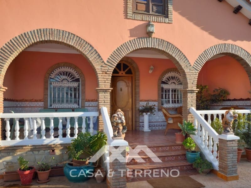 6 soveværelse Villa til salg i Vinuela med swimmingpool - € 349.000 (Ref: 7117339)