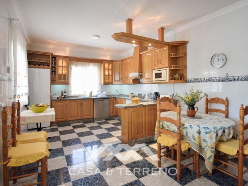 6 soveværelse Villa til salg i Vinuela med swimmingpool - € 349.000 (Ref: 7117339)