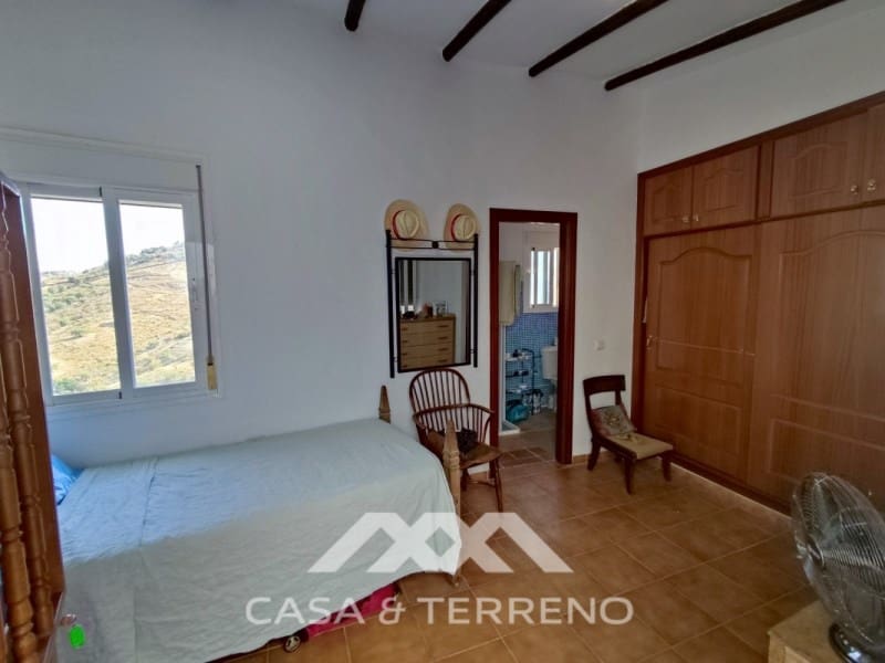 6 soveværelse Villa til salg i Vinuela med swimmingpool - € 349.000 (Ref: 7117339)