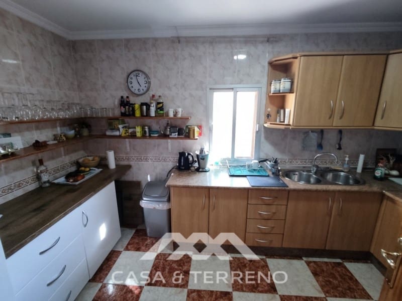 6 soveværelse Villa til salg i Vinuela med swimmingpool - € 349.000 (Ref: 7117339)