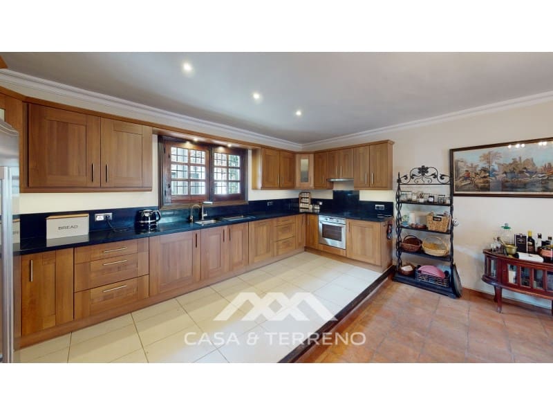 7 soveværelse Villa til salg i Torrox med swimmingpool - € 880.000 (Ref: 7169982)