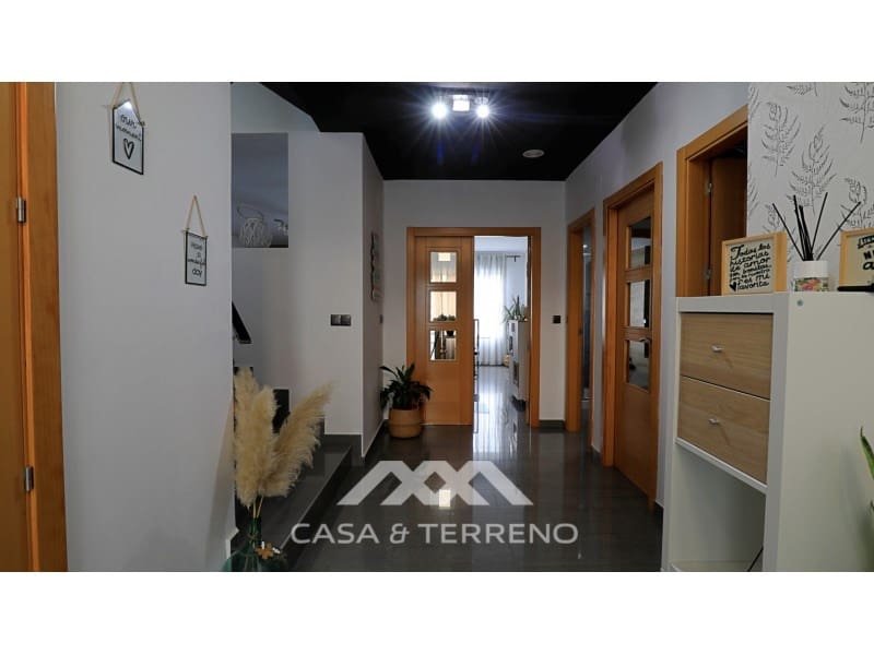 4 soverom Villa til salgs i Alfarnate med garasje - € 300 000 (Ref: 7283721)