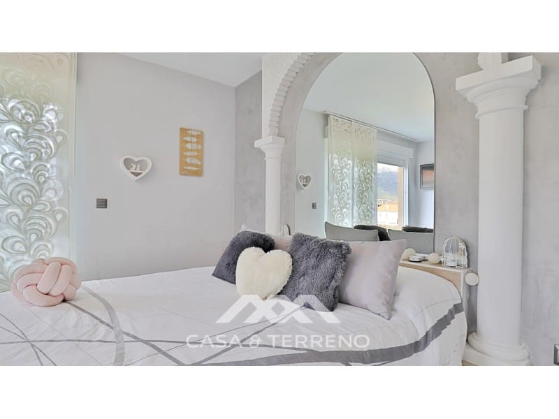 4 soverom Villa til salgs i Alfarnate med garasje - € 300 000 (Ref: 7283721)