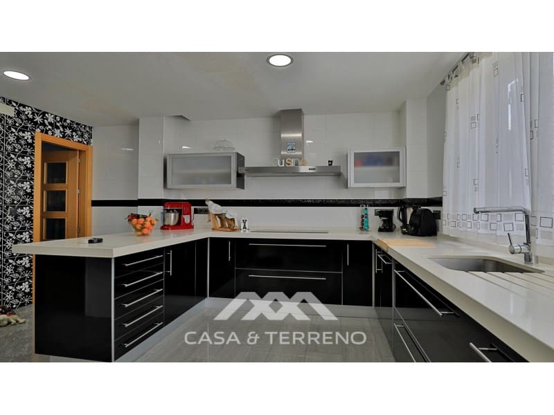 4 soverom Villa til salgs i Alfarnate med garasje - € 300 000 (Ref: 7283721)