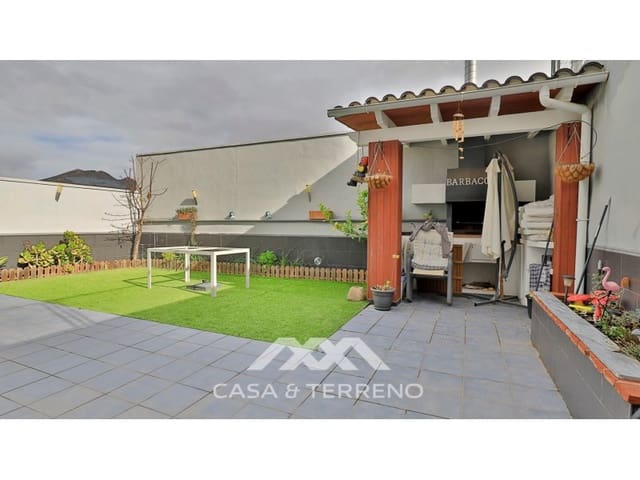 4 sovrum Villa till salu i Alfarnate med garage - 300 000 € (Ref: 7283721)