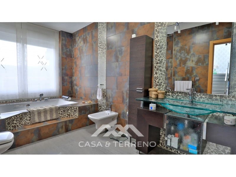 4 soverom Villa til salgs i Alfarnate med garasje - € 300 000 (Ref: 7283721)