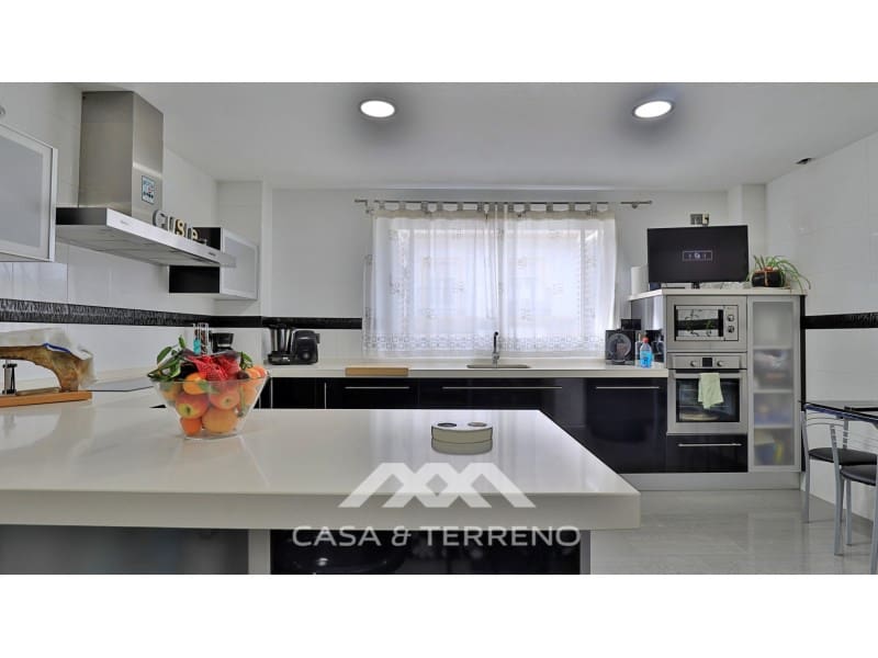 4 soverom Villa til salgs i Alfarnate med garasje - € 300 000 (Ref: 7283721)