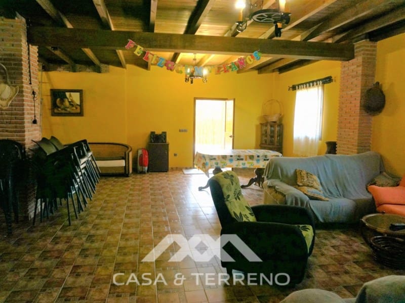 5 soveværelse Villa til salg i Sayalonga med swimmingpool garage - € 585.000 (Ref: 7310776)