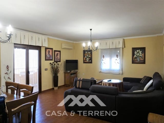 5 sovrum Villa till salu i Sayalonga med pool garage - 585 000 € (Ref: 7310776)