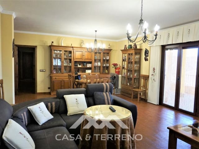 5 sovrum Villa till salu i Sayalonga med pool garage - 585 000 € (Ref: 7310776)