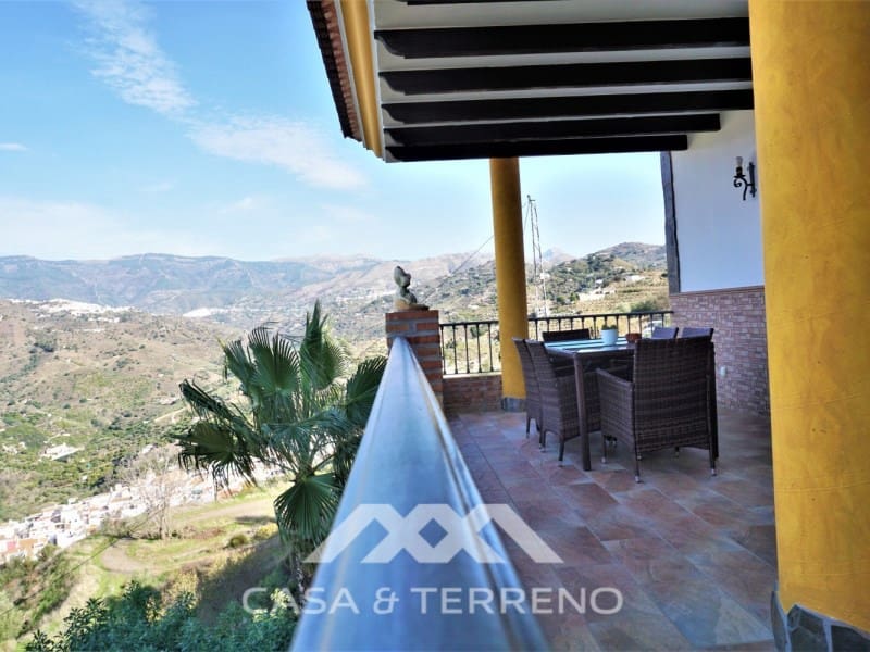 5 soveværelse Villa til salg i Sayalonga med swimmingpool garage - € 585.000 (Ref: 7310776)