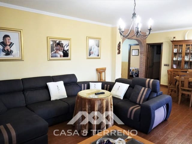 5 sovrum Villa till salu i Sayalonga med pool garage - 585 000 € (Ref: 7310776)