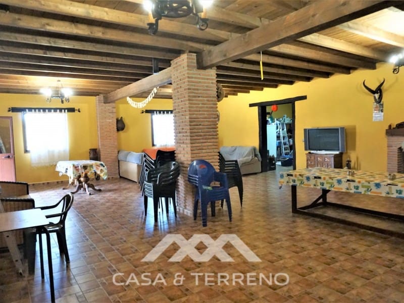 5 soveværelse Villa til salg i Sayalonga med swimmingpool garage - € 585.000 (Ref: 7310776)