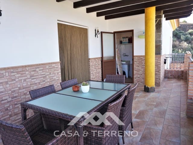 5 sovrum Villa till salu i Sayalonga med pool garage - 585 000 € (Ref: 7310776)