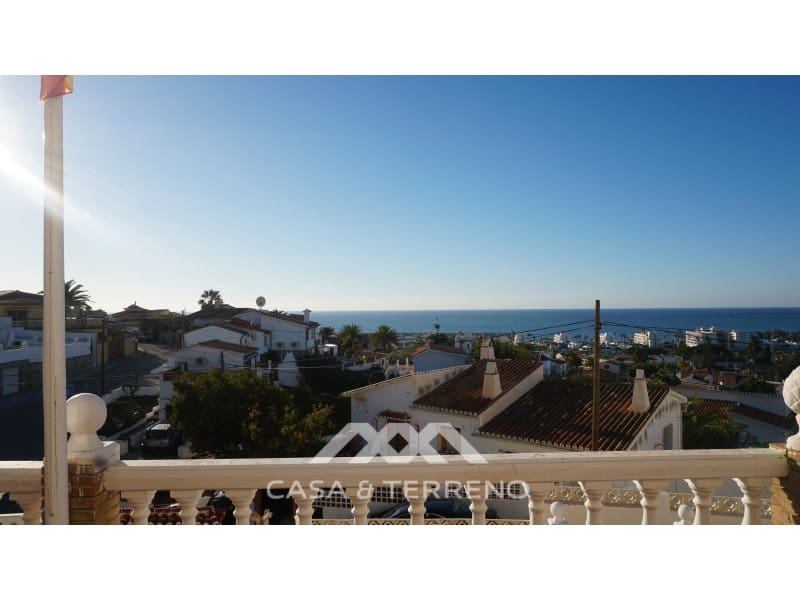 10 chambre Villa/Maison à vendre à Caleta de Velez avec garage - 585 000 € (Ref: 7379637)