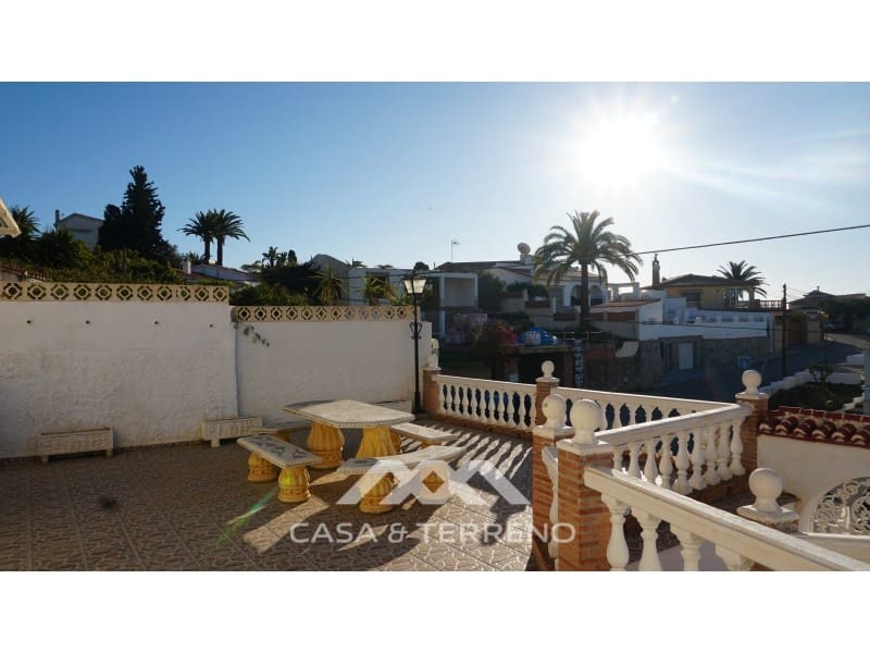 10 chambre Villa/Maison à vendre à Caleta de Velez avec garage - 585 000 € (Ref: 7379637)