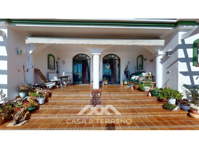 8 slaapkamer Villa te koop in Urbanización Santa Rosa, Torrox met zwembad - € 1.200.000 (Ref: 7387984)