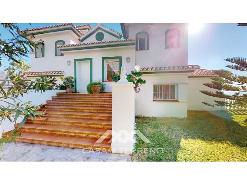 8 soveværelse Villa til salg i Torrox-Costa med swimmingpool - € 1.200.000 (Ref: 7387984)