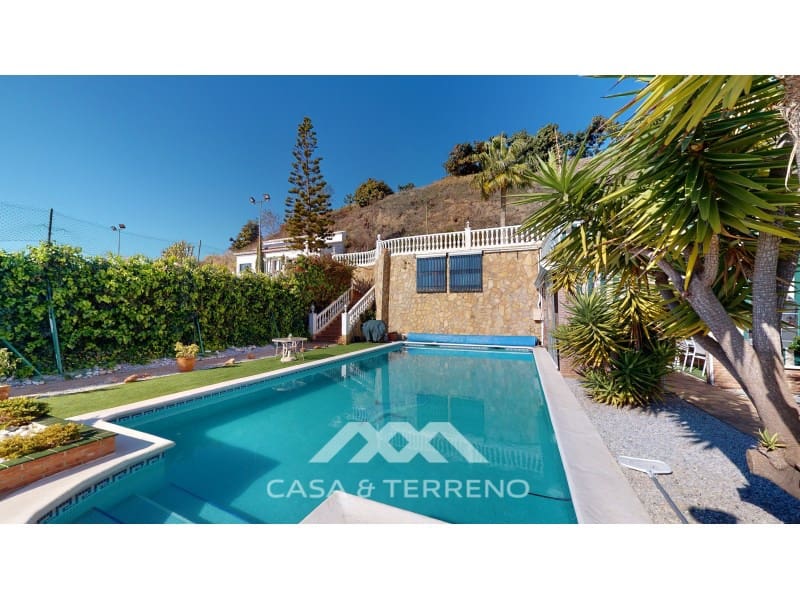 8 soveværelse Villa til salg i Torrox-Costa med swimmingpool - € 1.200.000 (Ref: 7387984)
