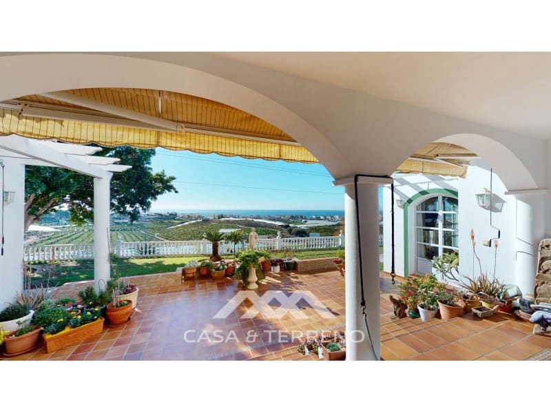 8 soveværelse Villa til salg i Torrox-Costa med swimmingpool - € 1.200.000 (Ref: 7387984)