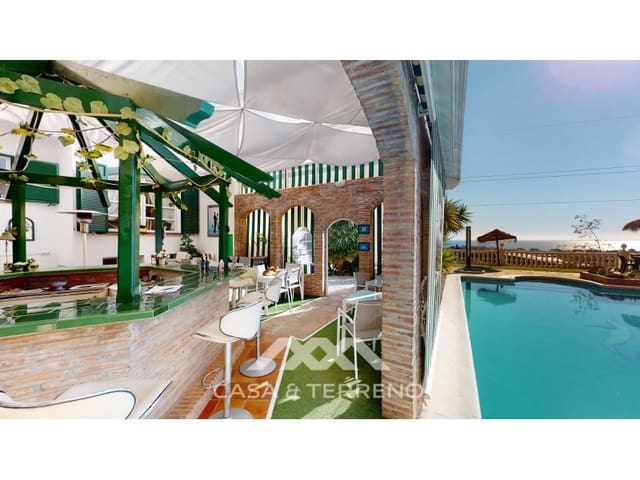 8 slaapkamer Villa te koop in Urbanización Santa Rosa, Torrox met zwembad - € 1.200.000 (Ref: 7387984)