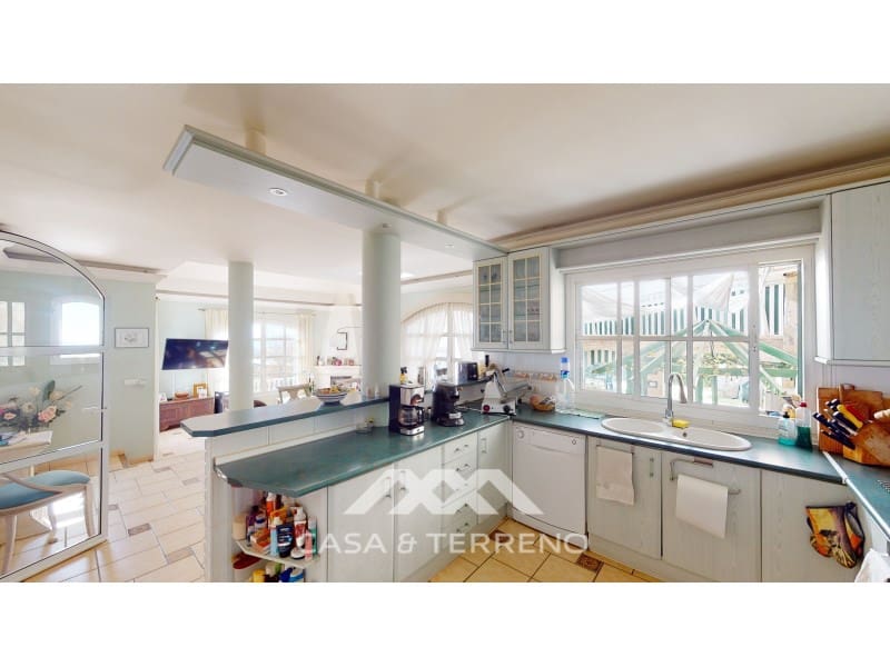 8 soveværelse Villa til salg i Torrox-Costa med swimmingpool - € 1.200.000 (Ref: 7387984)