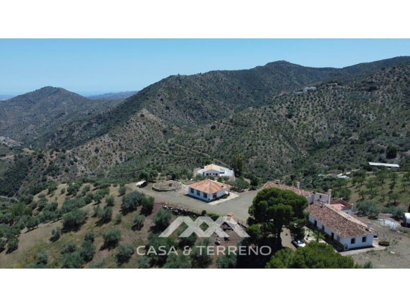 18 soveværelse Villa til salg i Comares med swimmingpool - € 850.000 (Ref: 7399109)