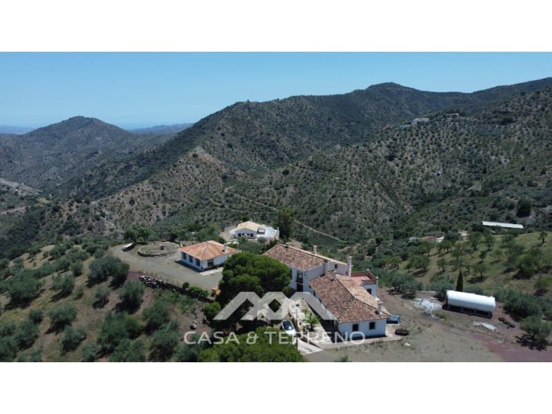 18 soveværelse Villa til salg i Comares med swimmingpool - € 850.000 (Ref: 7399109)