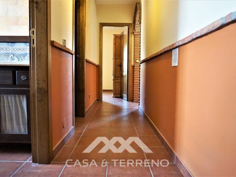 4 soveværelse Villa til salg i Sayalonga med swimmingpool garage - € 584.000 (Ref: 7411000)