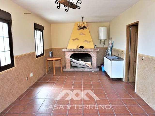 4 sovrum Villa till salu i Sayalonga med pool garage - 584 000 € (Ref: 7411000)