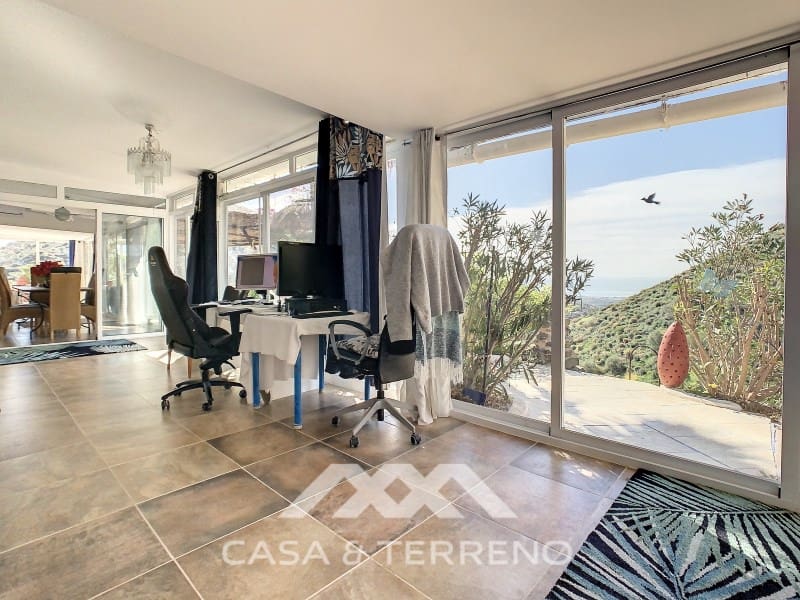 3 soveværelse Villa til salg i Arenas med swimmingpool - € 439.000 (Ref: 7438742)