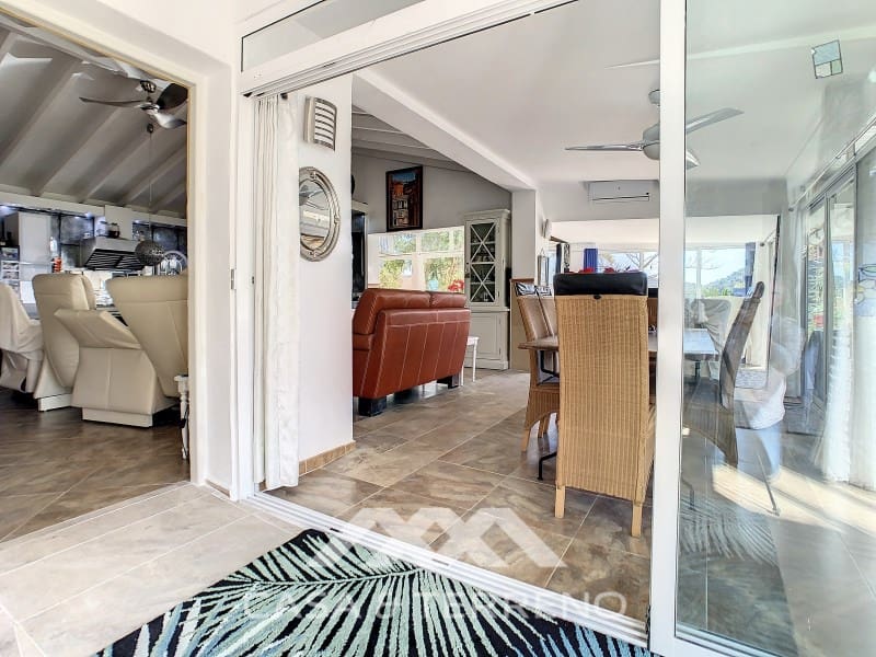 3 soveværelse Villa til salg i Arenas med swimmingpool - € 439.000 (Ref: 7438742)