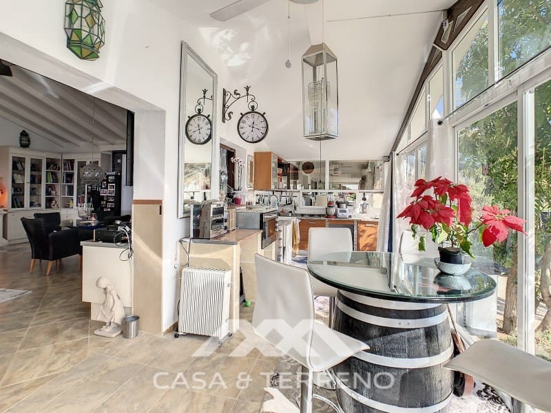 3 soveværelse Villa til salg i Arenas med swimmingpool - € 439.000 (Ref: 7438742)