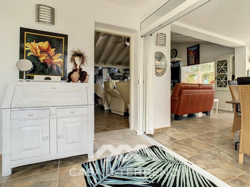 3 soveværelse Villa til salg i Arenas med swimmingpool - € 439.000 (Ref: 7438742)