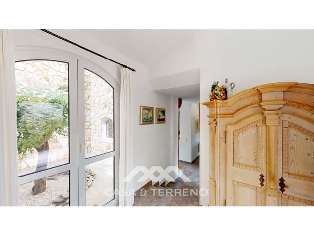 4 sovrum Villa till salu i Sayalonga med pool garage - 1 350 000 € (Ref: 7711299)