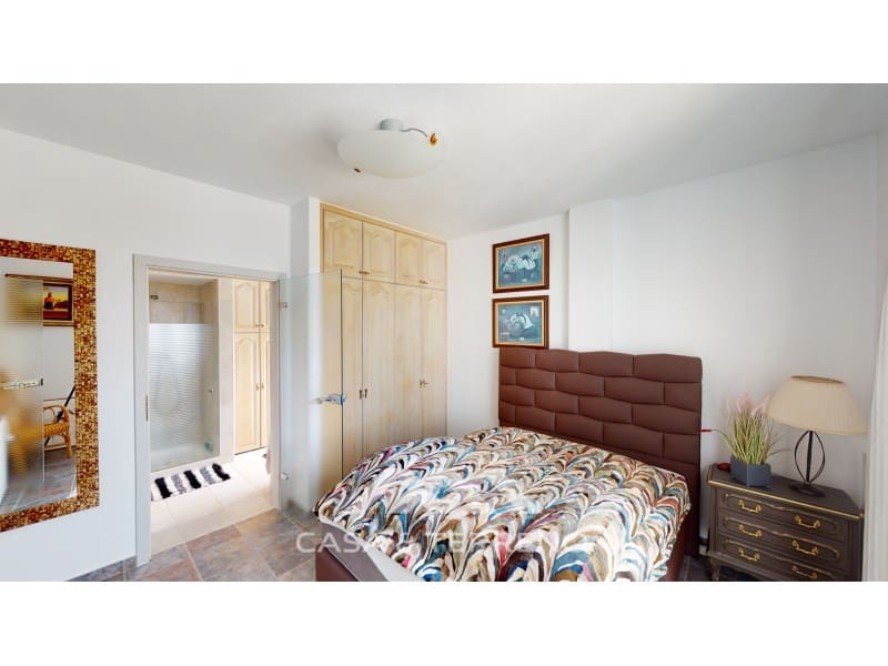 4 soveværelse Villa til salg i Sayalonga med swimmingpool garage - € 1.350.000 (Ref: 7711299)