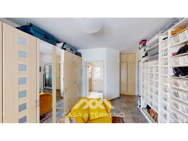 4 sovrum Villa till salu i Sayalonga med pool garage - 1 350 000 € (Ref: 7711299)