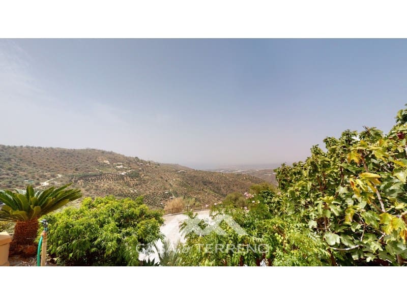 4 soveværelse Villa til salg i Sayalonga med swimmingpool garage - € 1.350.000 (Ref: 7711299)