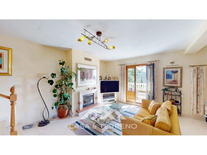 6 soveværelse Villa til salg i Iznajar - € 545.000 (Ref: 7898301)