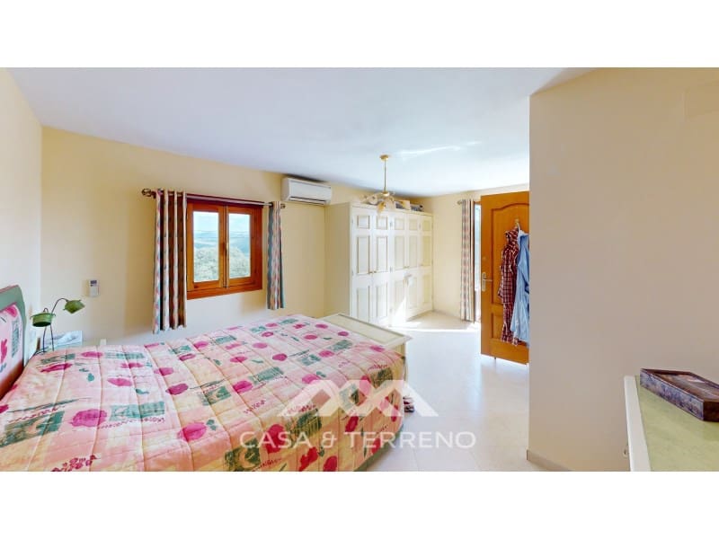 6 soveværelse Villa til salg i Iznajar - € 545.000 (Ref: 7898301)